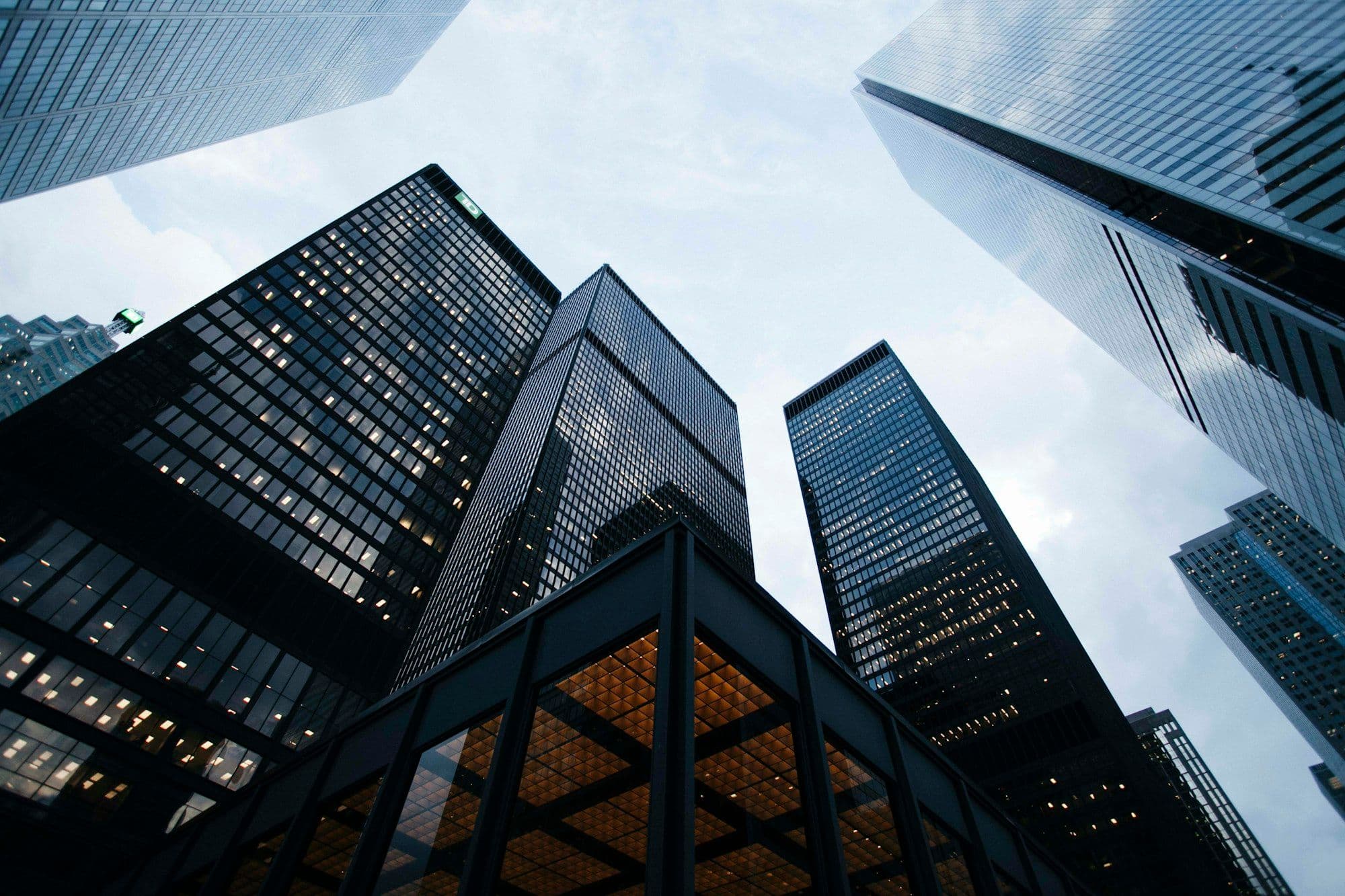 Risk-Led Preconstruction for Urban High-Rise Programs